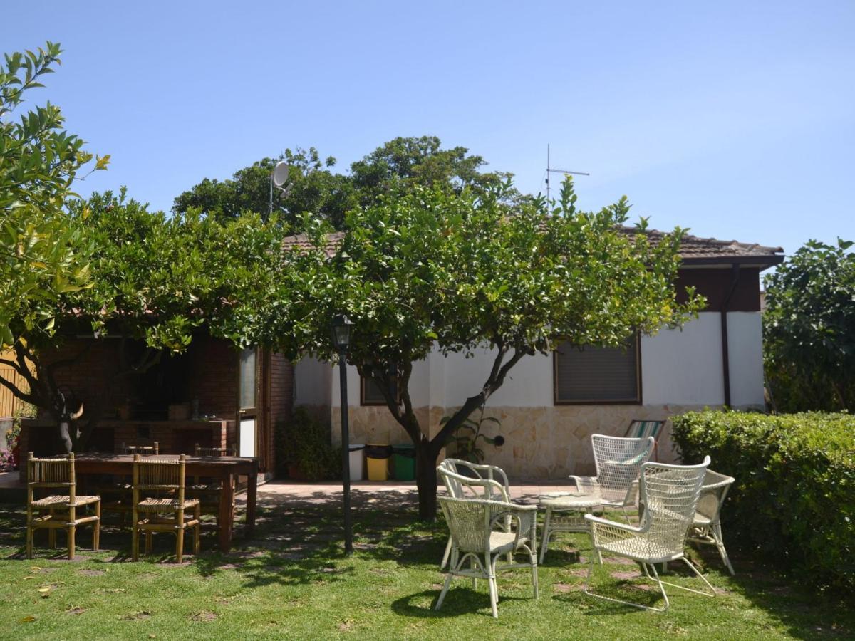 Casa Unifamiliar Con Jard N Privado Villa Аньоне Бани Екстериор снимка