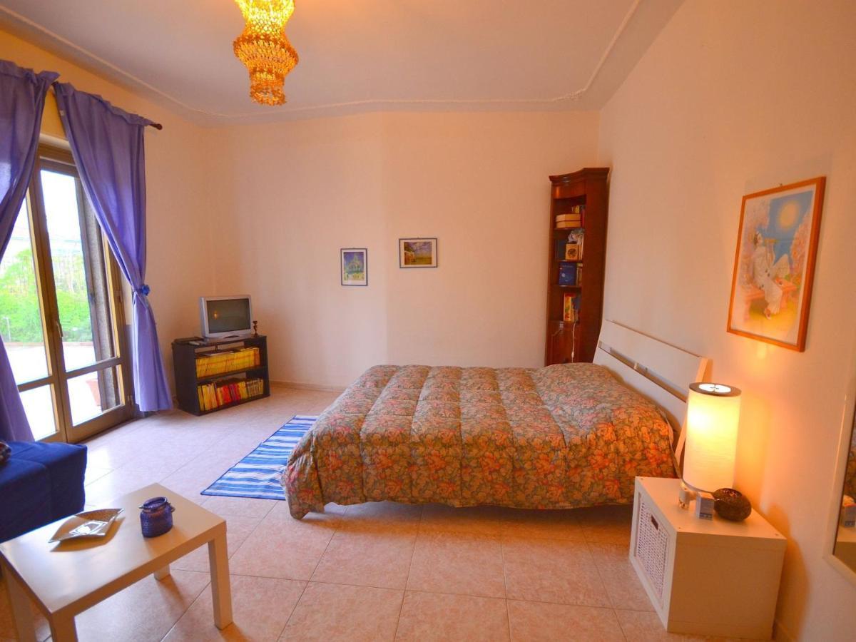 Casa Unifamiliar Con Jard N Privado Villa Аньоне Бани Екстериор снимка