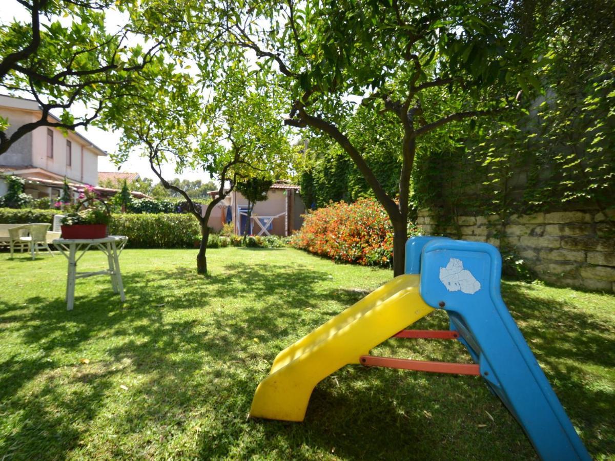 Casa Unifamiliar Con Jard N Privado Villa Аньоне Бани Екстериор снимка
