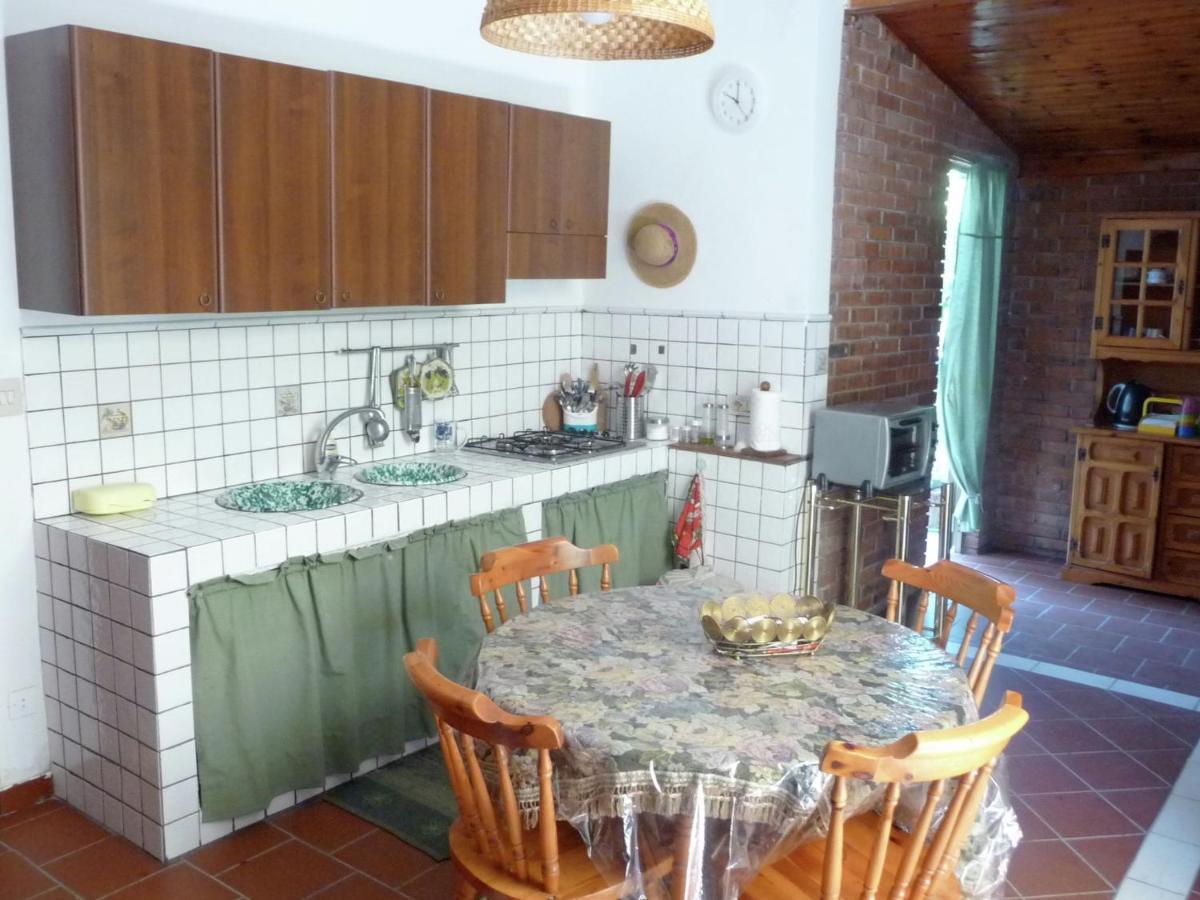 Casa Unifamiliar Con Jard N Privado Villa Аньоне Бани Екстериор снимка