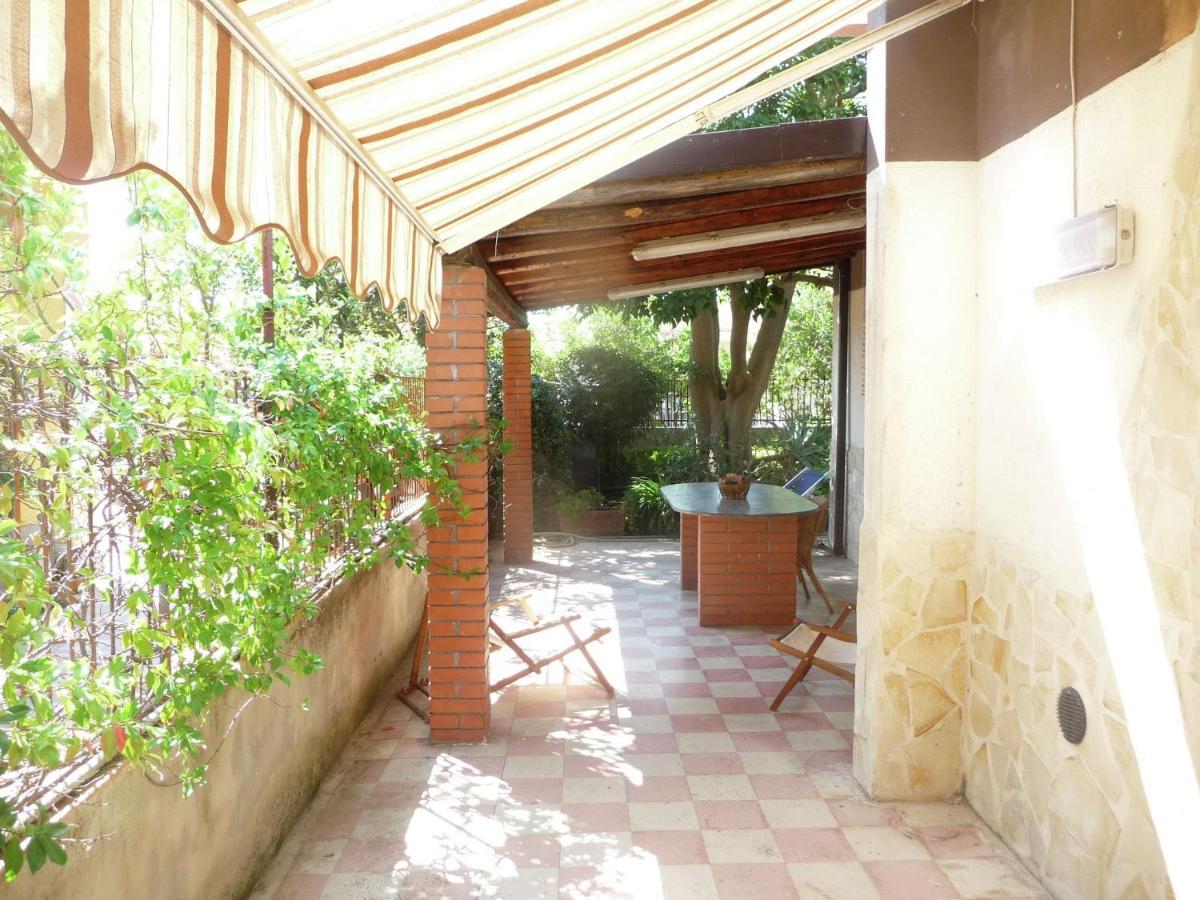 Casa Unifamiliar Con Jard N Privado Villa Аньоне Бани Екстериор снимка